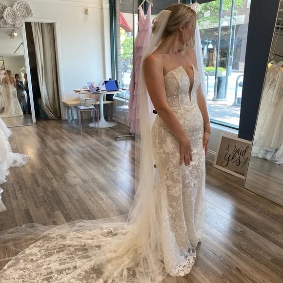 RIVINI Brooklyn Wedding Gown - Picture 2 of 5